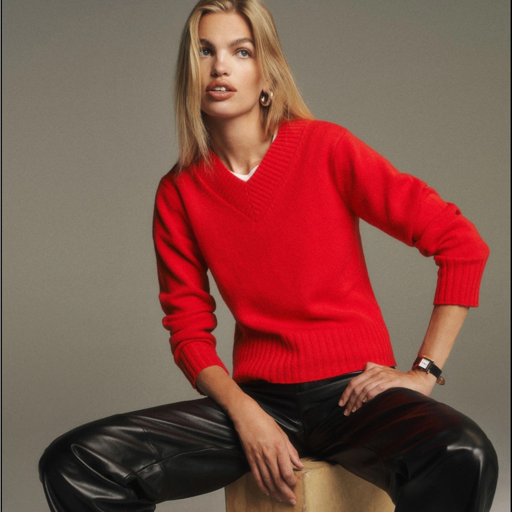 Reformation Dulce Cashmere V-neck sweater